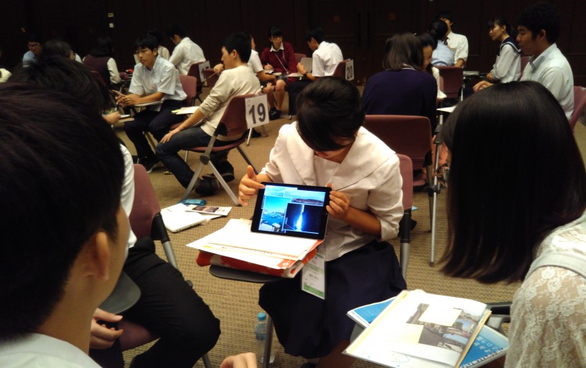 午前中は体験のシェアを通じた学び合いが中心